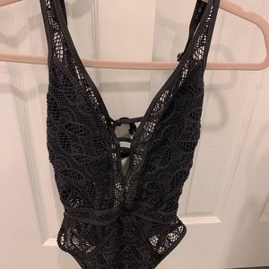 Black lace out piece swim suit